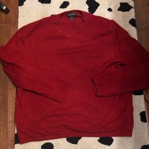 Banana Republic V-Neck cashmere Sweater in Bold Red size XL